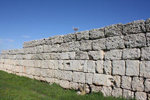 Mura a blocchi regolari a Manduria