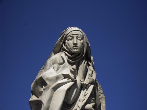 statua di S. Caterina da Siena