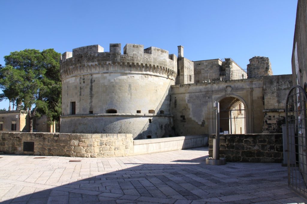 Acaya-ingresso-del-castello