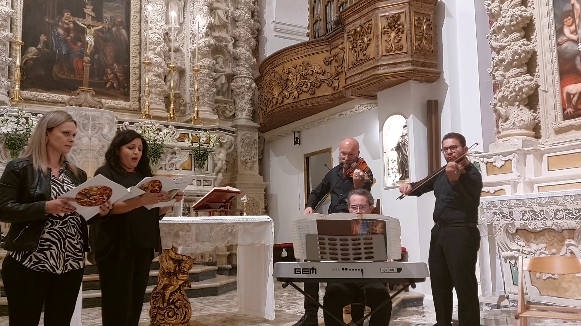 esecuzione della pastorale cantata all'interno della Chiesa di S. Teresa, ottobre 2022