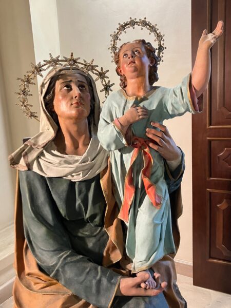 Devozione Barocca. Opere in cartapesta dalla chiesa di Sant'Anna. Sant'Anna e Maria bambina