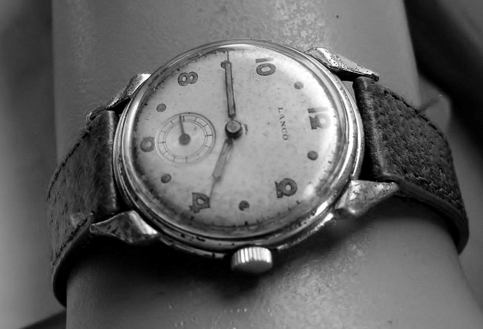 Un vecchio orologio da polso