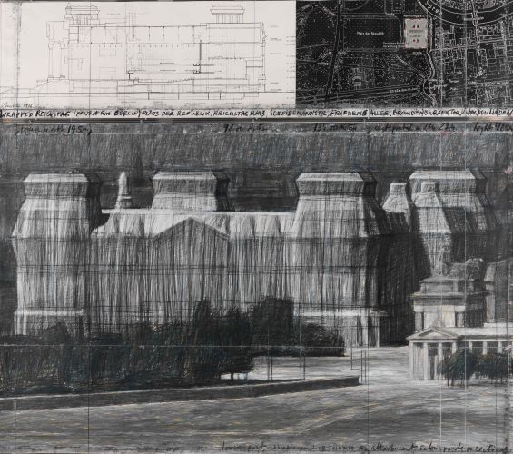 Christo-Wrapped-Reichstag-(Project-for-Berlin)---1986---matita,-pastello,-carboncino,-pastello-a-cera-e-mappa-su-cartone---cm-145x165