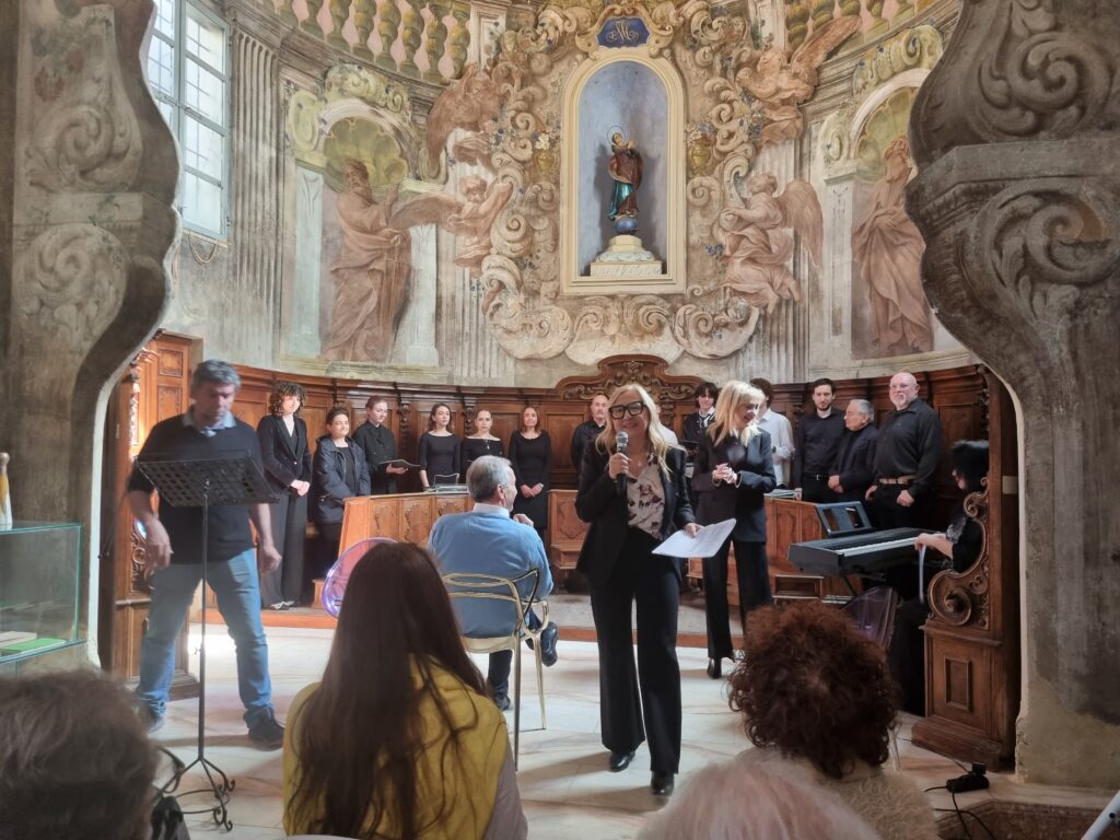 Coro in Chiesa di San Cristoforo sede del Piccolo Museo della Poesia di Piacenza